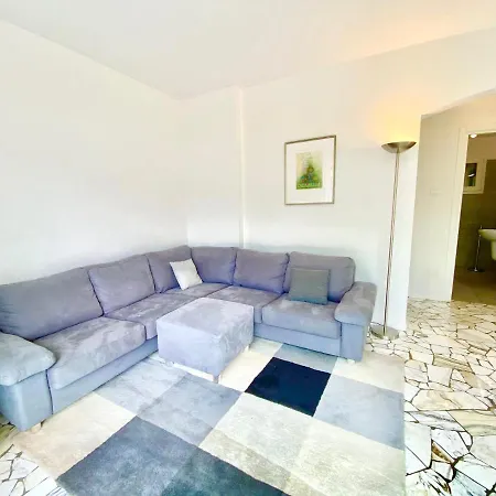 Apartament Buresso *